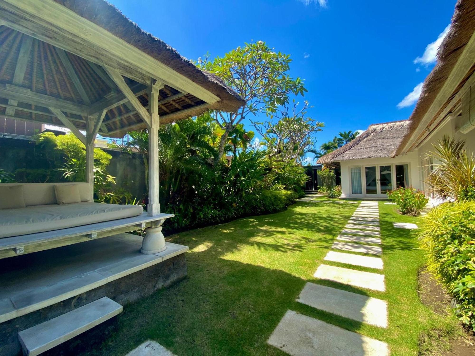 Serene Villas Семиньяк Экстерьер фото